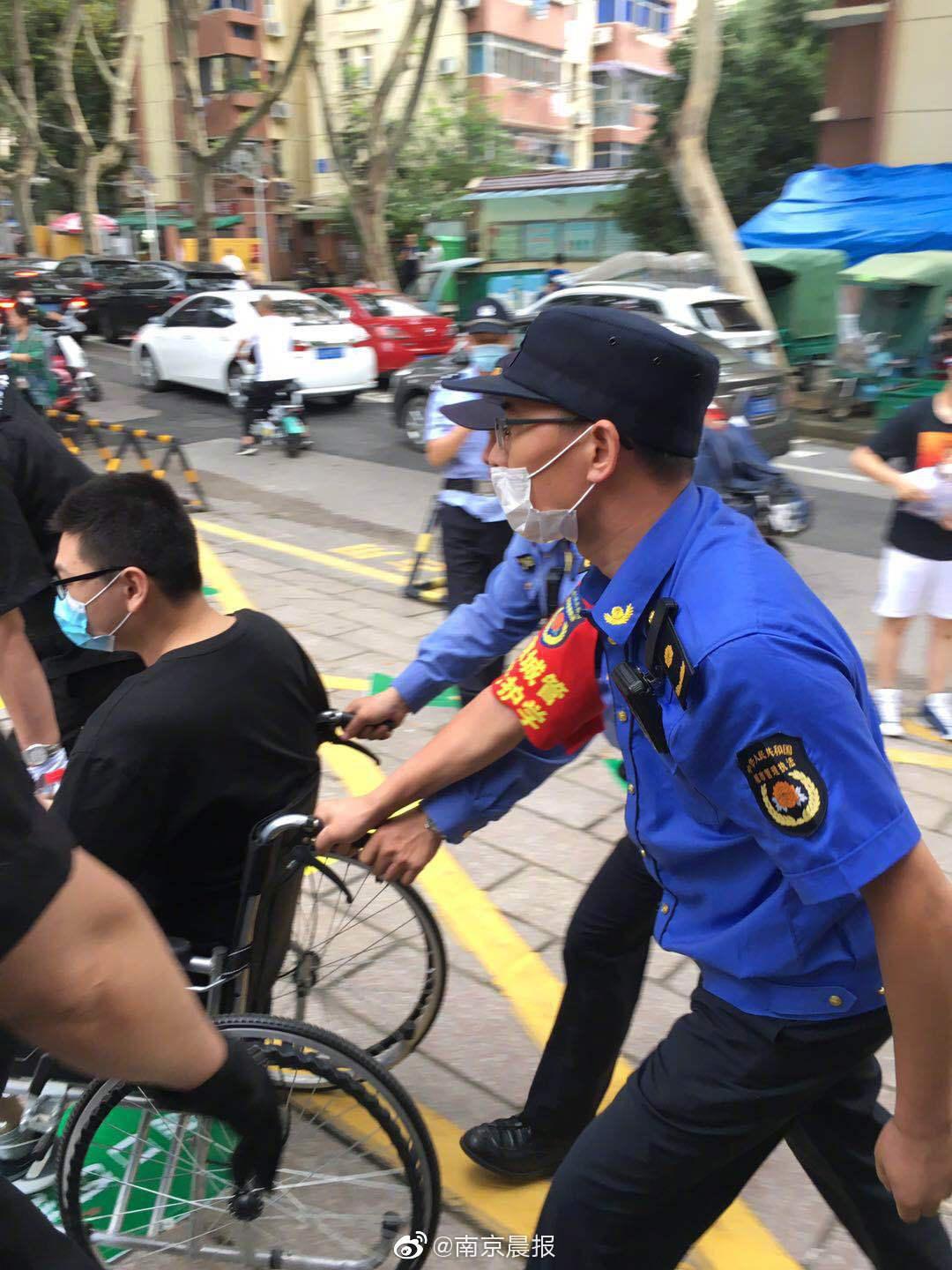 开云体育中国 -窗口期全明星赛传出新动向，本菲卡伤情更新，管理层表态——引发热议，临场指挥获称赞的简单介绍